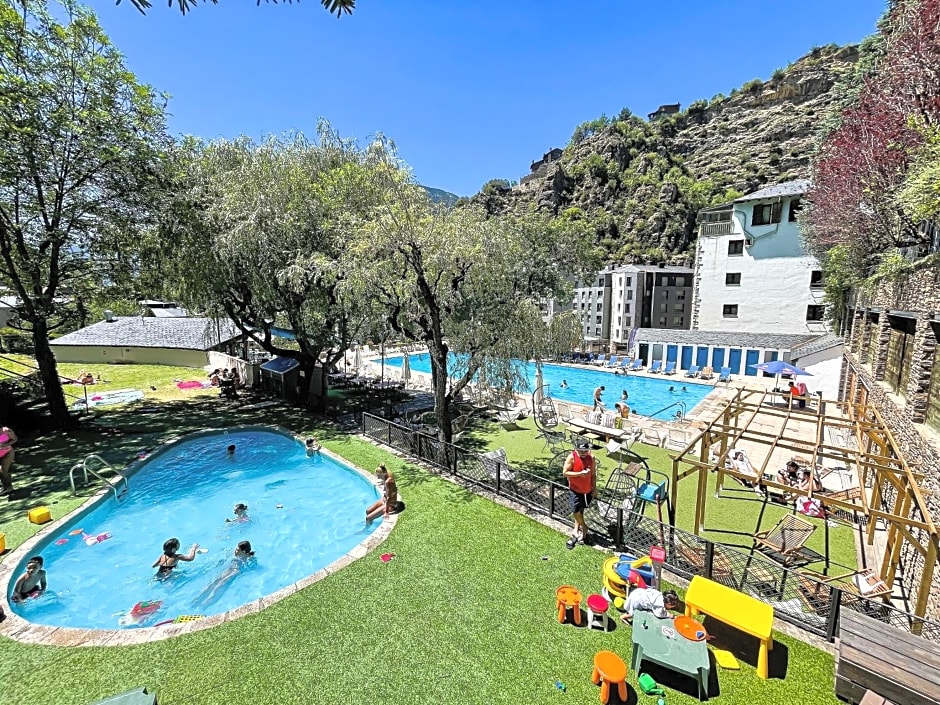 Hotel & Apartahotel SERHS Cosmos