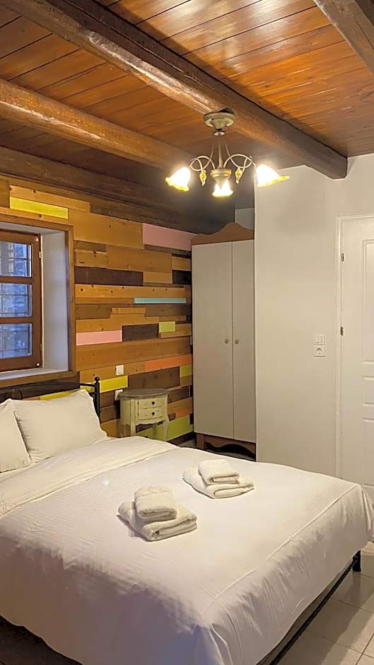 Ikojenia Traditional Lodge