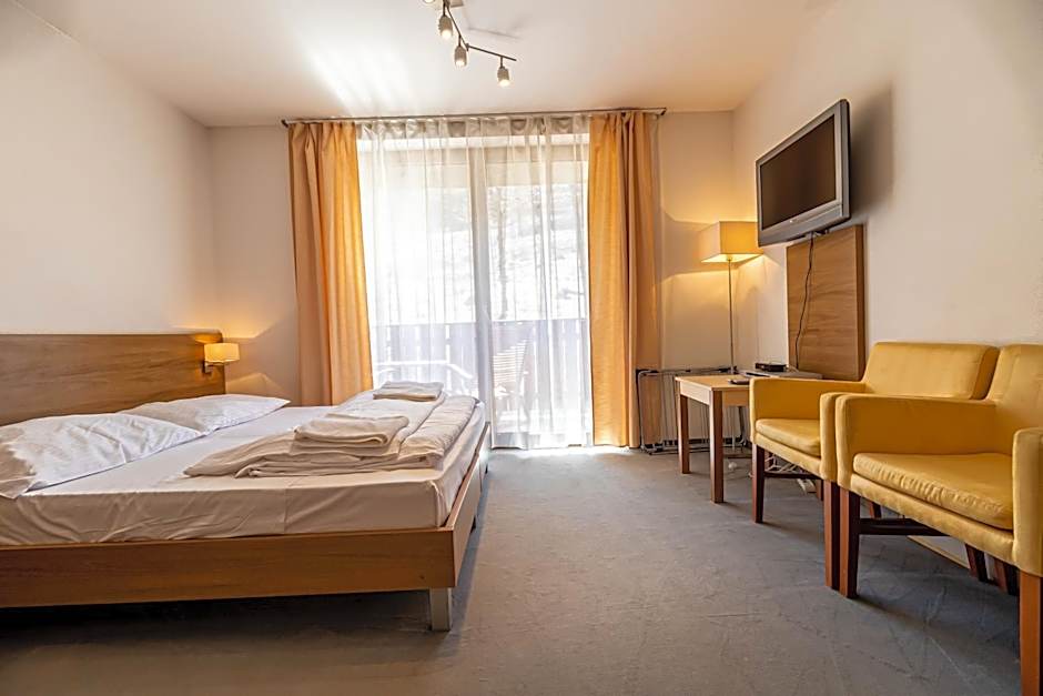 Fatrapark 2 Apartments House