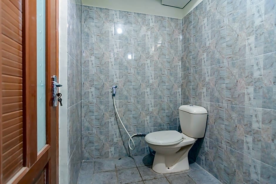 The Lima Guest House Syariah Mitra RedDoorz