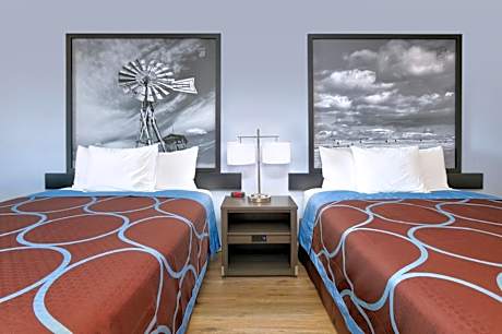 Queen Room with Two Queen Beds and Bath Tub - Mobility Accessible/Non-Smoking