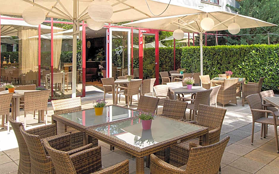 Lion'S Garden Hotel