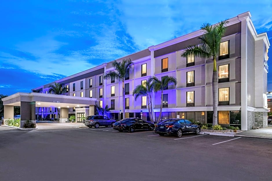 Comfort Inn & Suites St. Pete - Clearwater International Airport