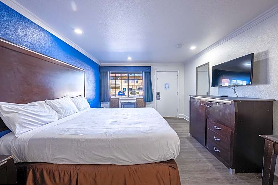 Town and Country Inn