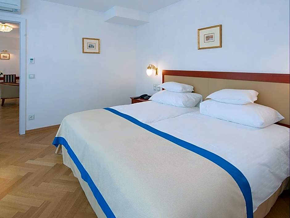 Hotel Ambassador