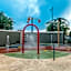 La Quinta Inn & Suites by Wyndham Arlington North Six Flags Drive