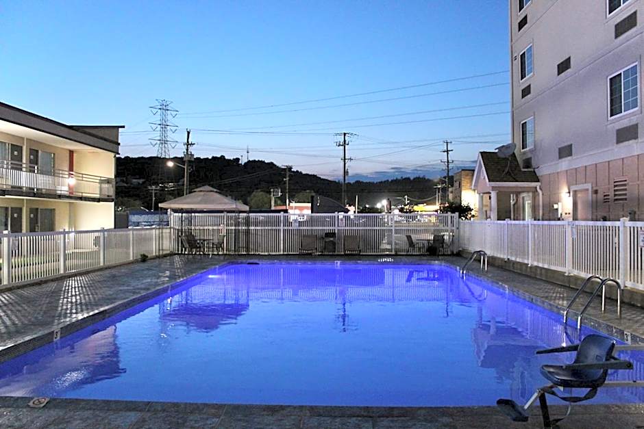 Ramada by Wyndham Harrisonburg