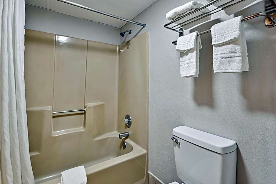 Relax inn by OYO Greeneville Near Hwy US-321