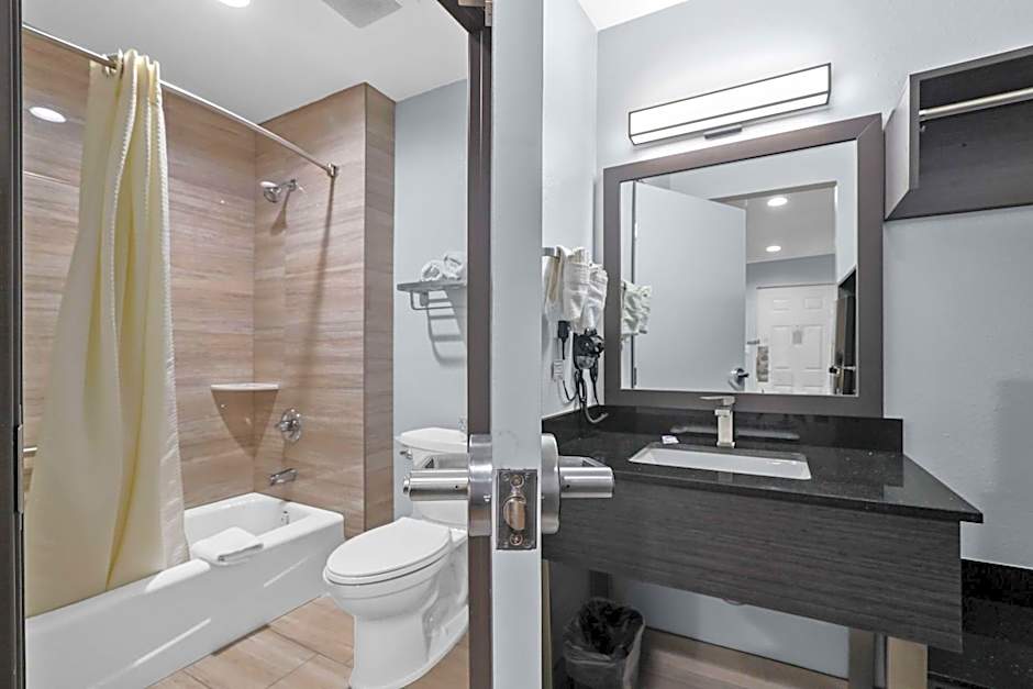 Studio 6 Suites Escondido, CA