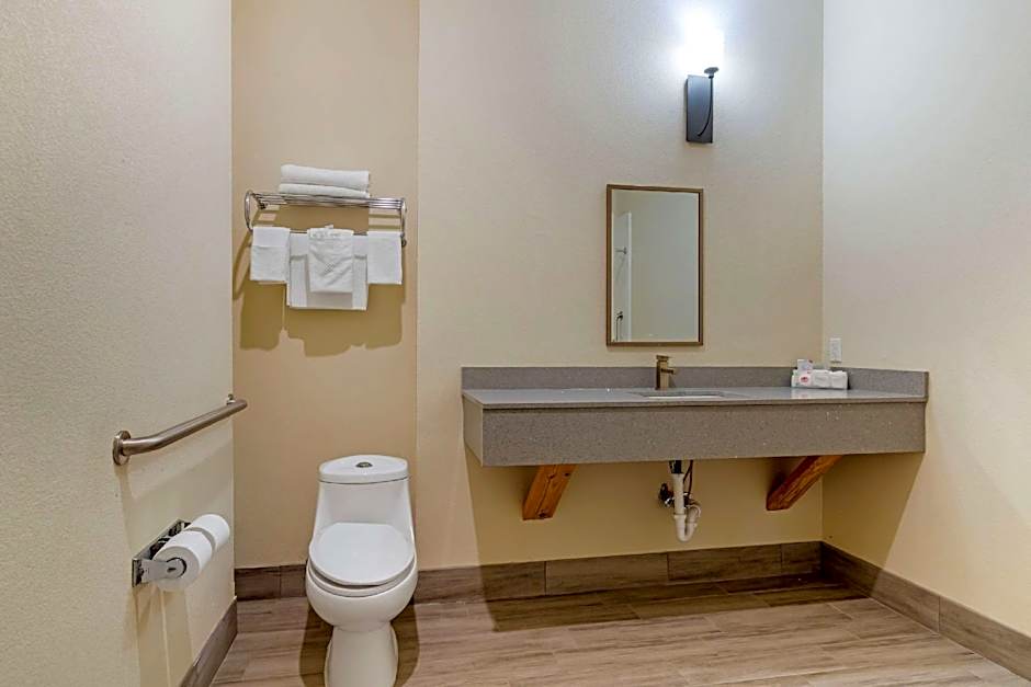 Quality Inn & Suites