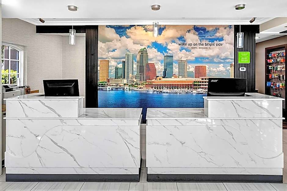 La Quinta Inn & Suites by Wyndham Tampa Brandon Regency Park