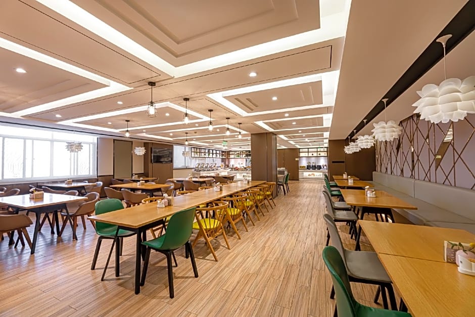Atour Hotel (Nantong Zhongcheng) – Nantong, VA