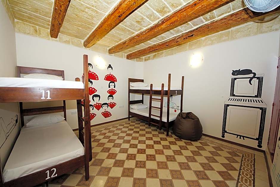 Dormitory shared hostel by Vallettastay
