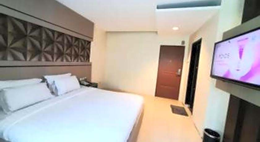 Alexander Hotel Tegal