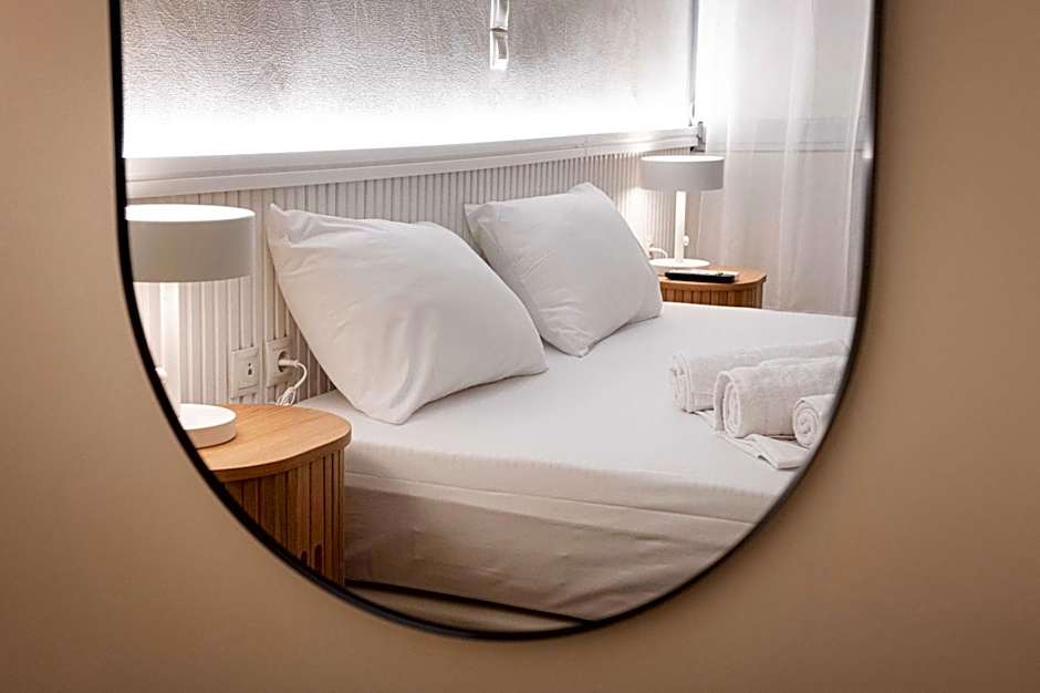 LUX Hotel 5 mins walk from port of Piraeus and metro station