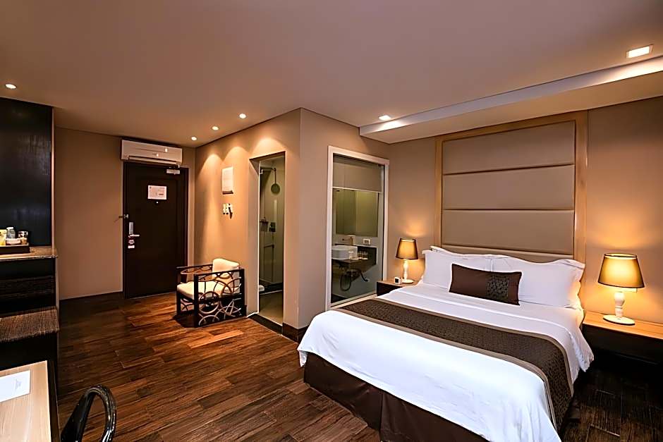 Goldberry Suites & Hotel Mactan