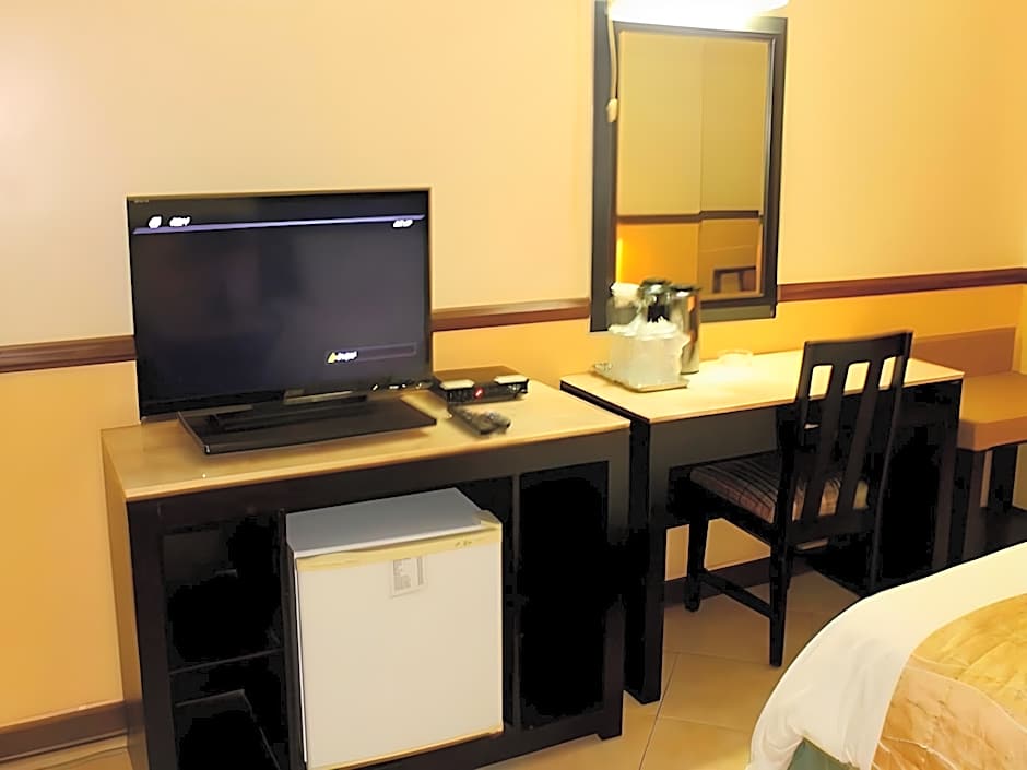 Goldenfield Kundutel