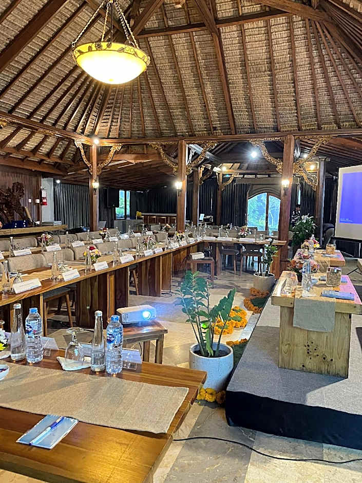 Lakeview Hotel and Restaurant