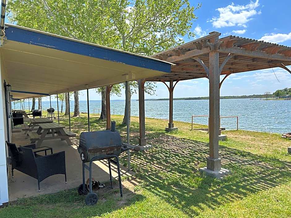 Oasis Lake Buchanan