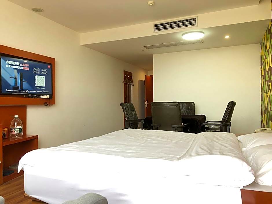 Vatica Hotel Fuyang Linquan Tenghui International City Branch