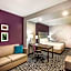 La Quinta Inn & Suites by Wyndham McAllen La Plaza Mall