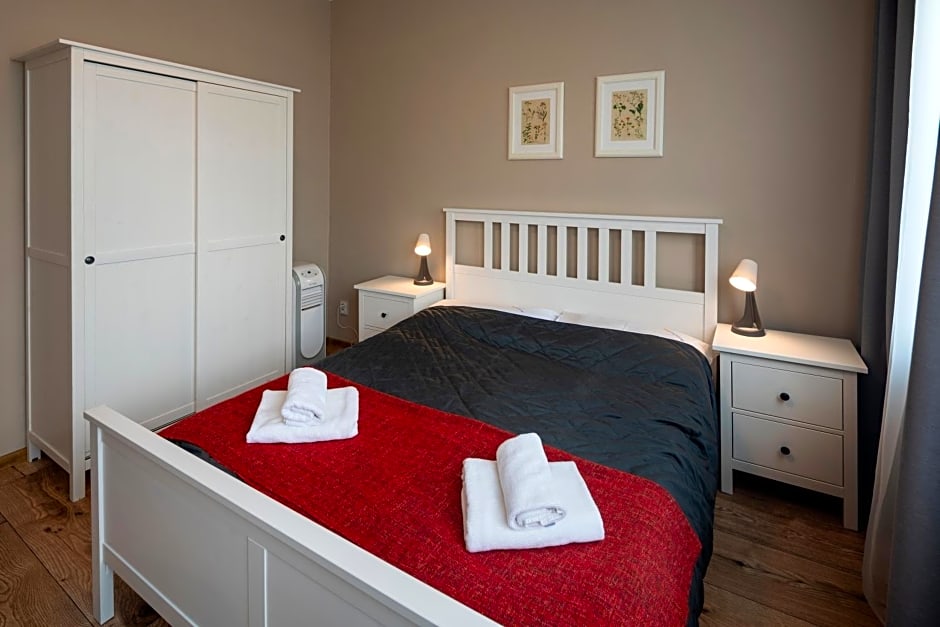 New Town - Apple Apartments