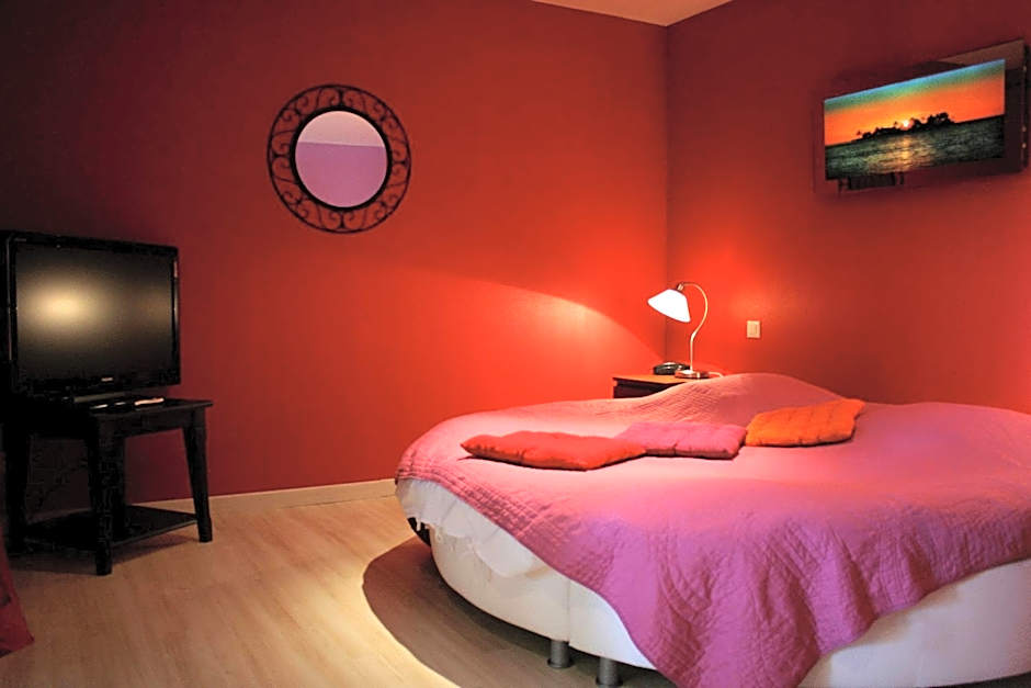 Photo 1 of 4 of 1 King Bed Suite