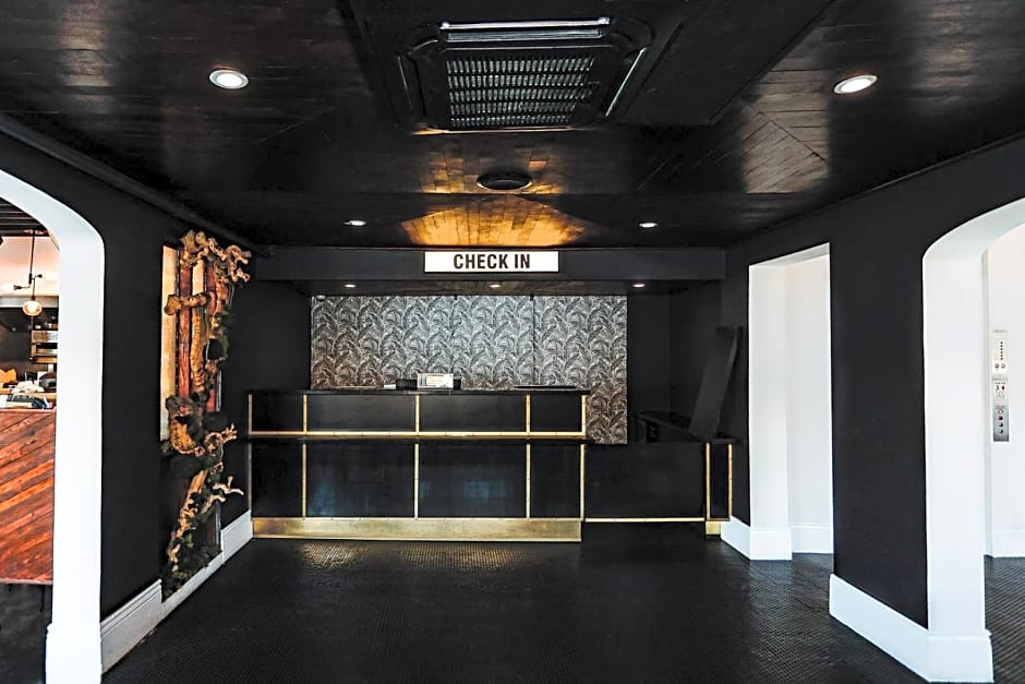H Hotel