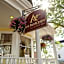 Almondy Inn Bed & Breakfast