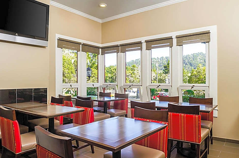 Comfort Inn Monterey Peninsula Airport