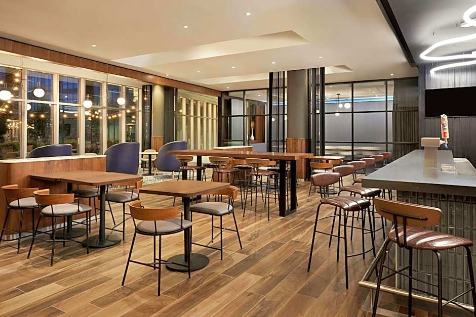 Residence Inn by Marriott Calgary Airport