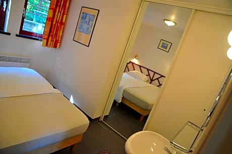 Apartment Three-Bedroom Ground Floor (8 Adults)