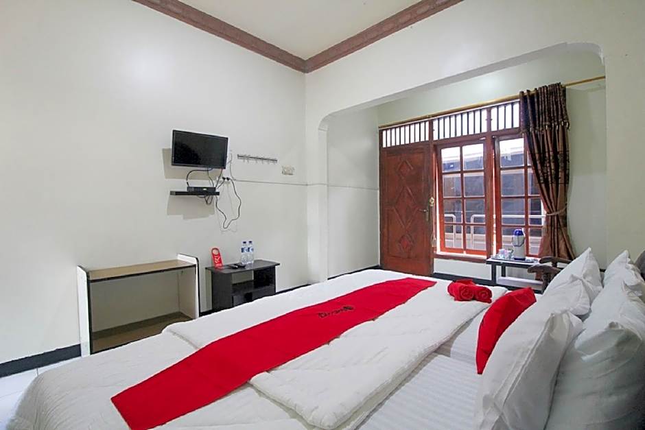 RedDoorz near Sarangan Lake