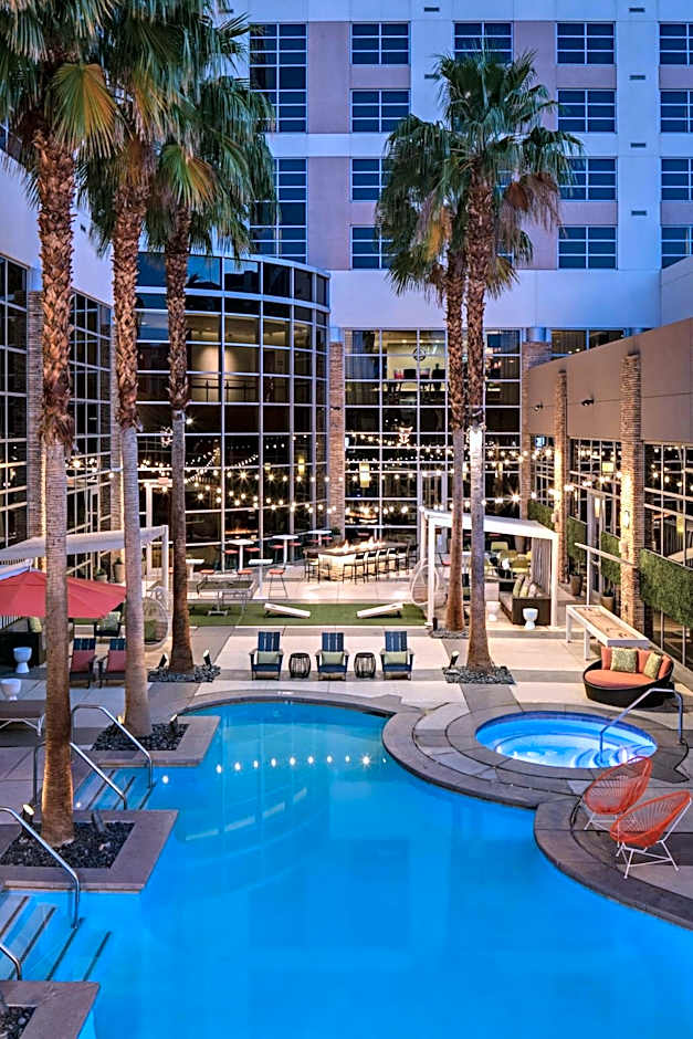 Renaissance by Marriott Las Vegas Hotel
