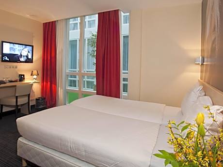 Deluxe Twin Room Basement