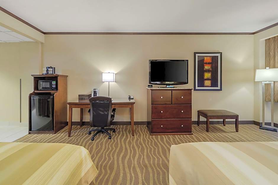 Best Western Premier Denham Inn & Suites