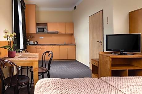 Superior Studio (3 Adults)