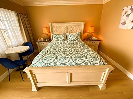 Queen-Double Ocean View