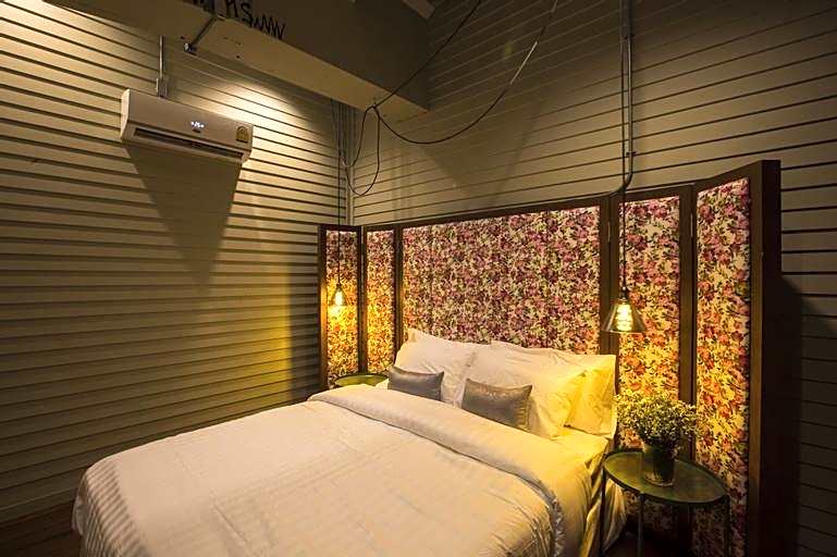 Azure Hostel Bangkok