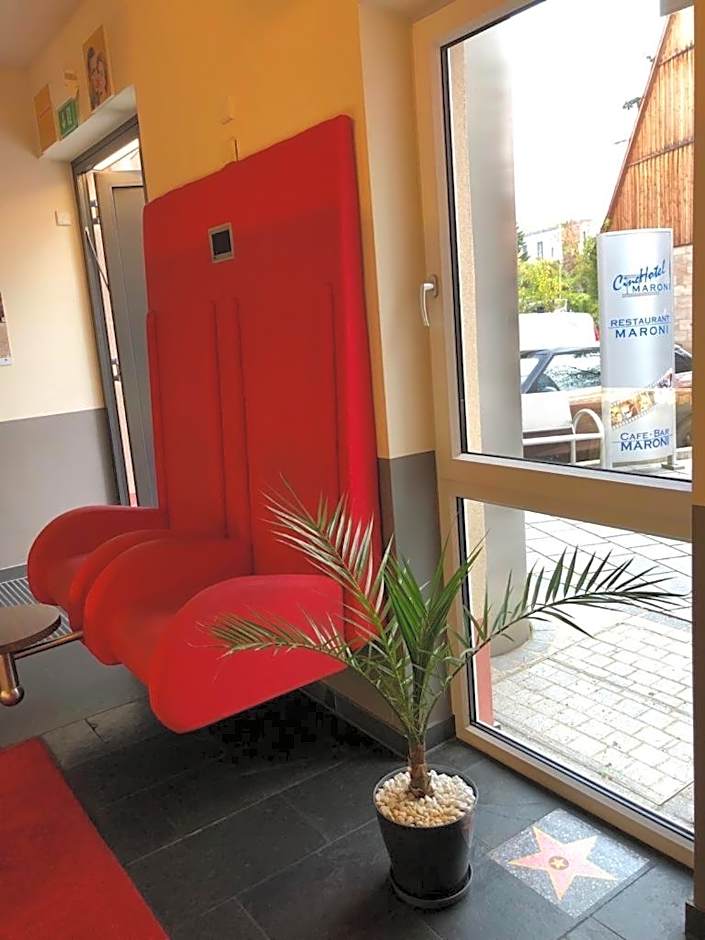 CineHotel Maroni
