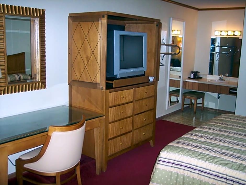 Photo 1 of 6 of 1 Bedroom 1 King Bed