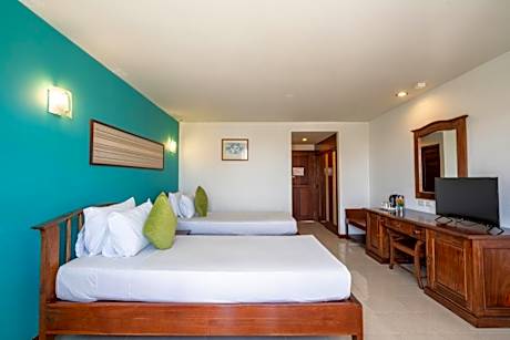 Twin Room with Pool View