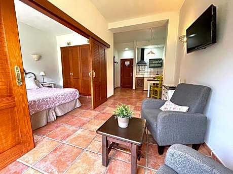 Apartment with Mountain View