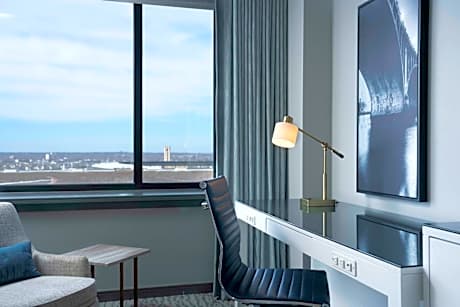 King Room with Spa Bath and Bath Tub