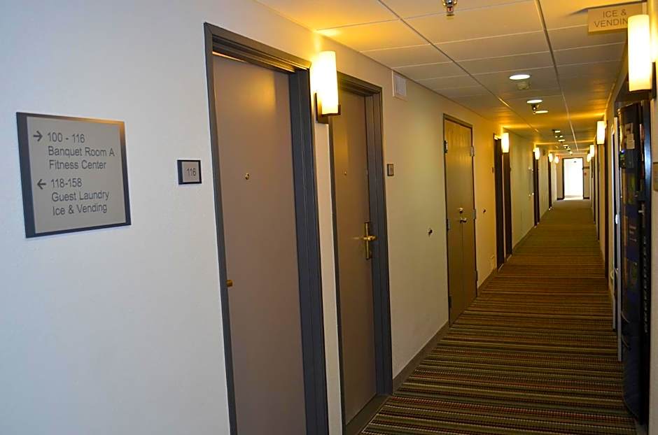 Country Inn & Suites by Radisson, Frederick, MD