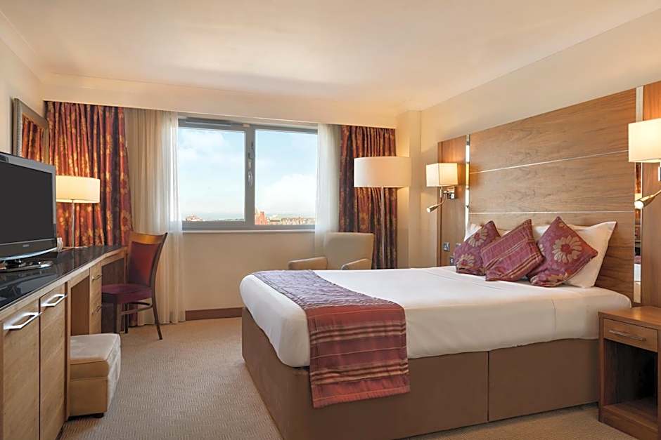 Waterfront Southport Hotel