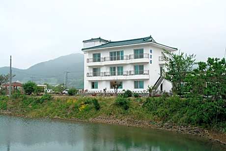 Buan Byeonsanbando Haejoeum Pension