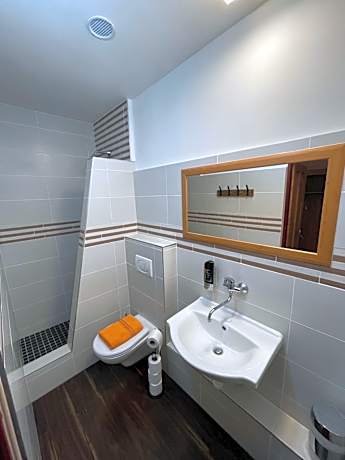 Twin Room with Private Bathroom