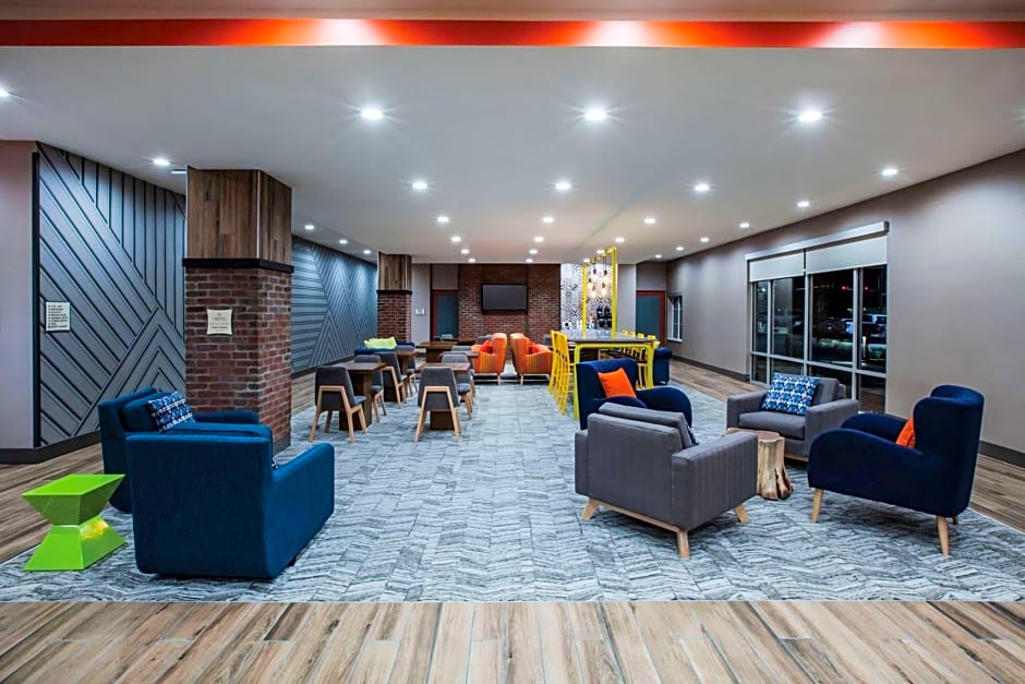 La Quinta Inn & Suites by Wyndham Owasso