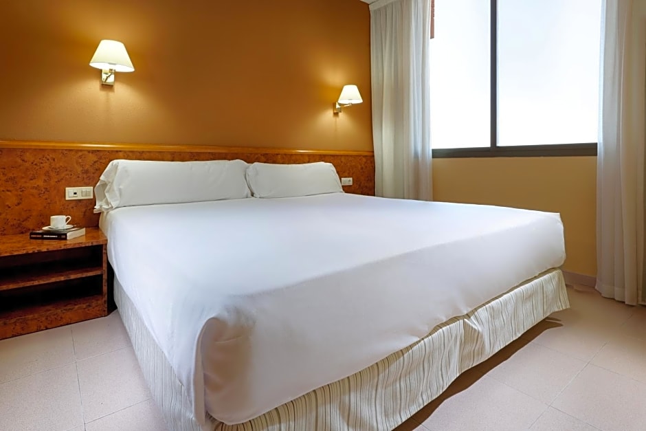 Hesperia Sant Joan Suites